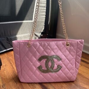 Chic Pink Quilted Shoulder Bag
